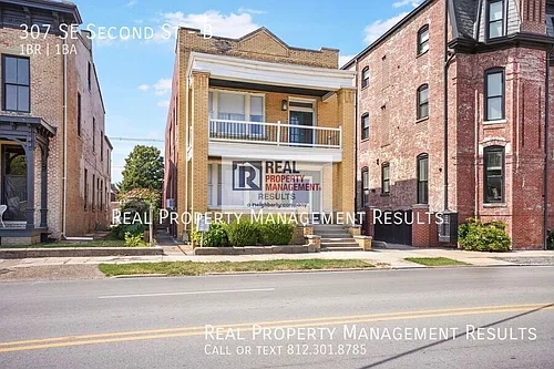 307 SE 2nd St #B Photo 1