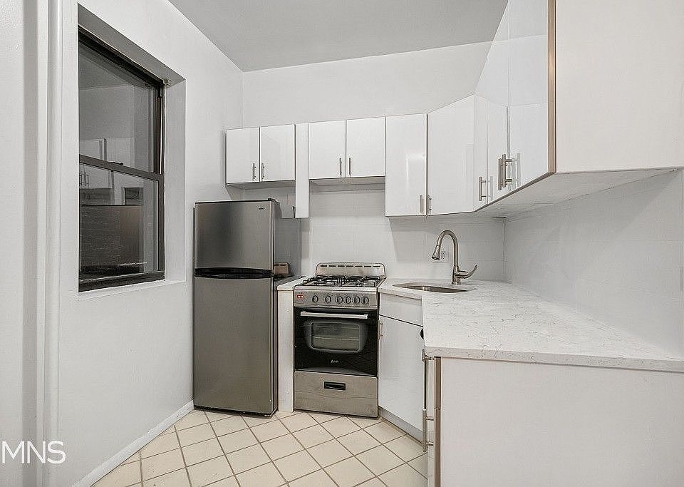 1st image of 336 W 49th St APT 3FE