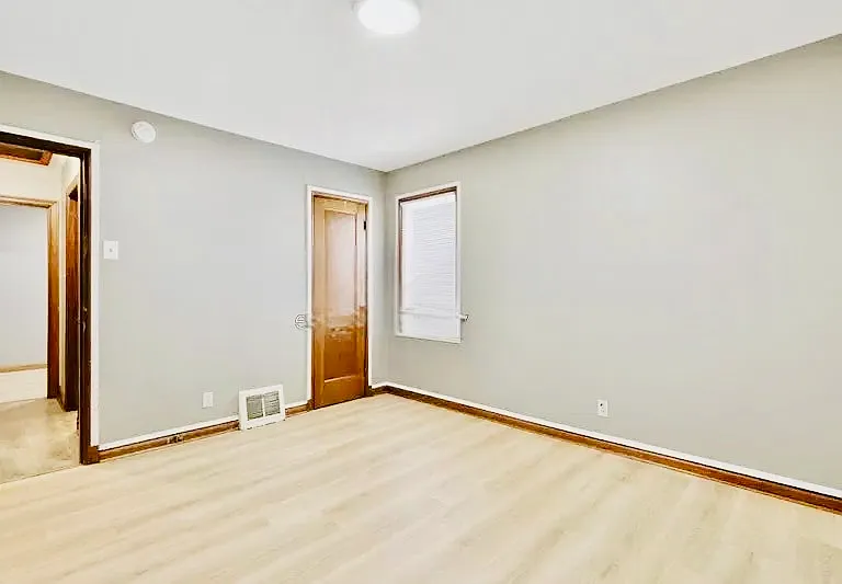 242 S Hartnett Ave — Photo 5