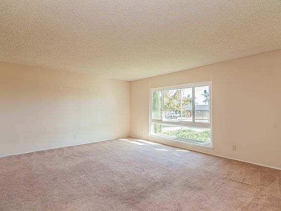 3rd image of 1049 Coronet St