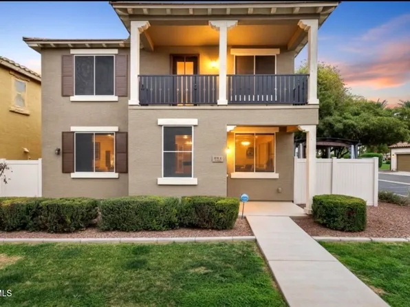 894 S UTILIS Drive, Gilbert, AZ 85296