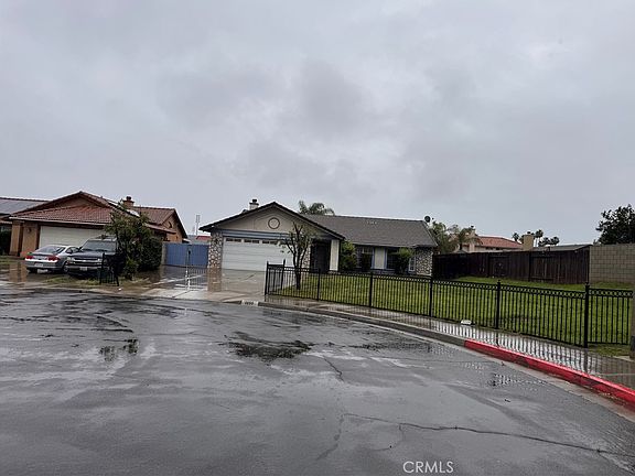 2nd image of 1255 Comiskey Ct