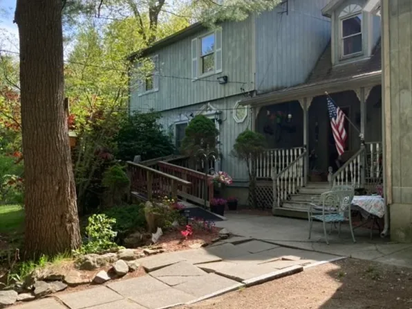 141 White Birch St, Leicester, MA 01524