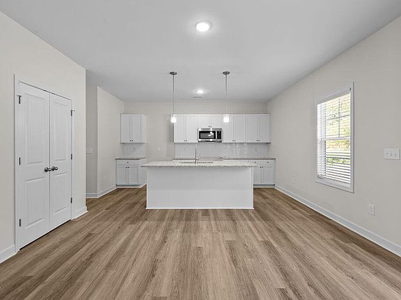 4th image of 111 Ambrosia Way