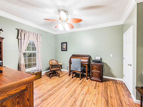 4th image of 200 Cedar Rd