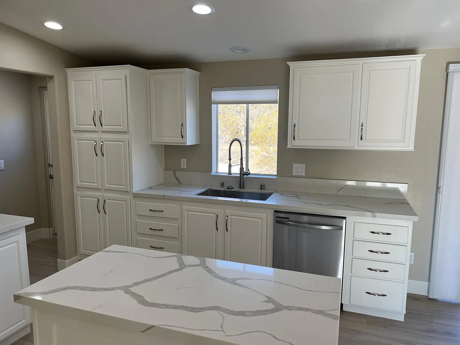 4 bed, 1980 sqft, $2,450 — Photo 2