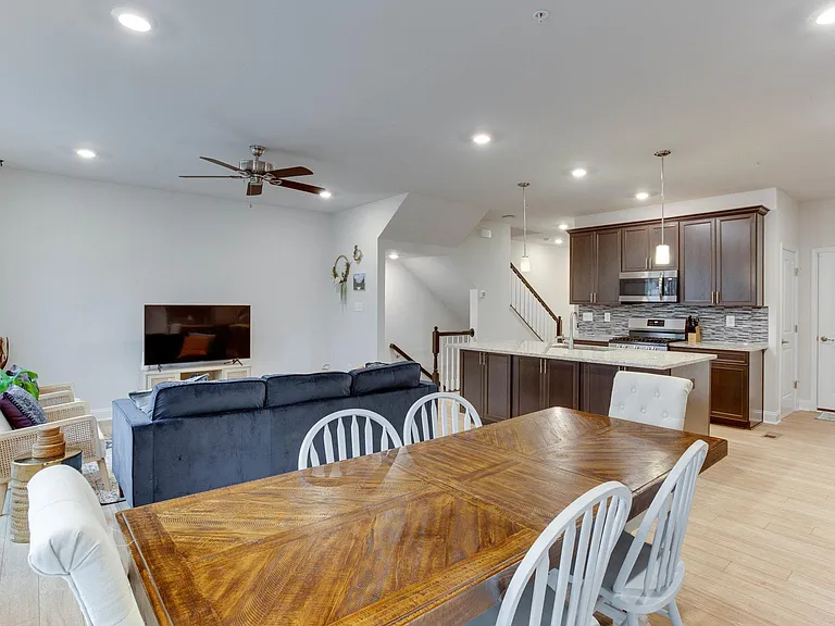 1295 Orchid Rd — Photo 9