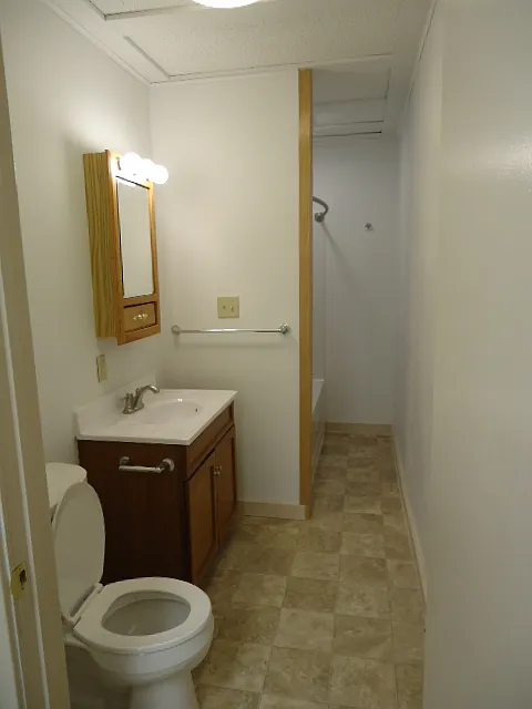 402 / 218 N Center St, Plano - 1 — Photo 2