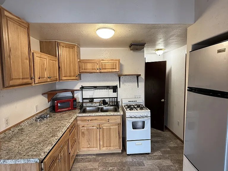 33790 Harvey St #3 — Photo 3