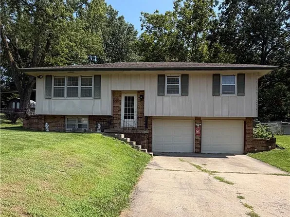 2607 NW Powderhorn Dr, Kansas City, MO 64154