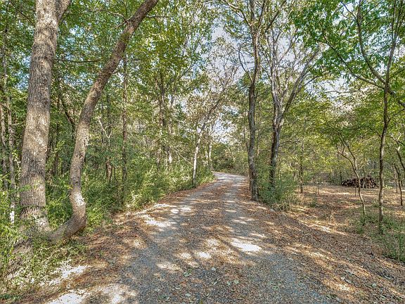 3rd image of 3863 New Hope Rd