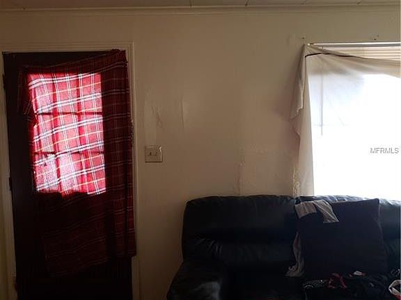 5th image of 113 E Lime St