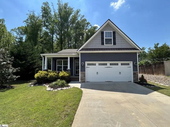 208 Mountain Slope Ct, Travelers Rest, SC 29690