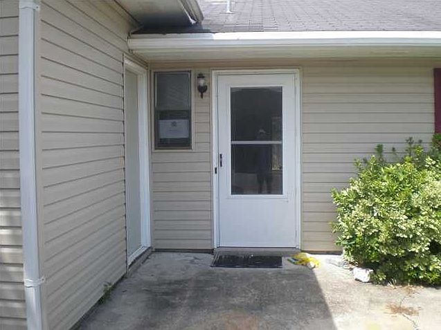 1st image of 215 Indian Oaks Dr #215