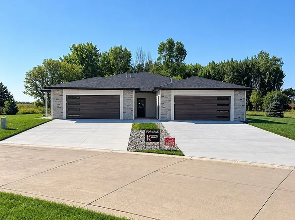 3310 Ponderosa Ct, Spirit Lake, IA 51360