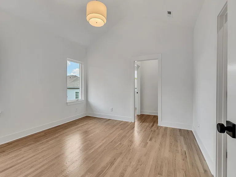 5917 Robertson Ave — Photo 21