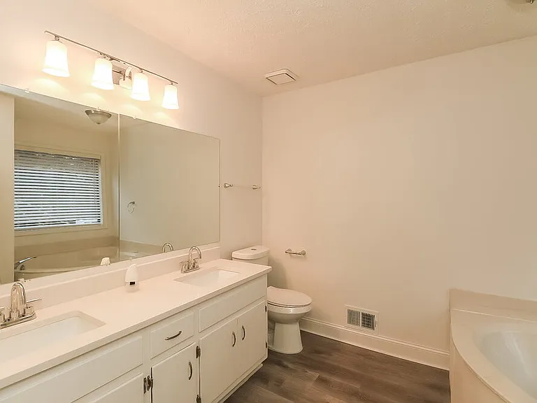 4140 Hawkins Xing — Photo 14