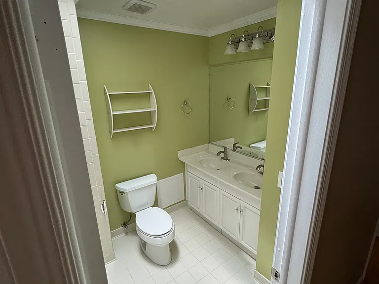 9591 Bronte Dr — Photo 35