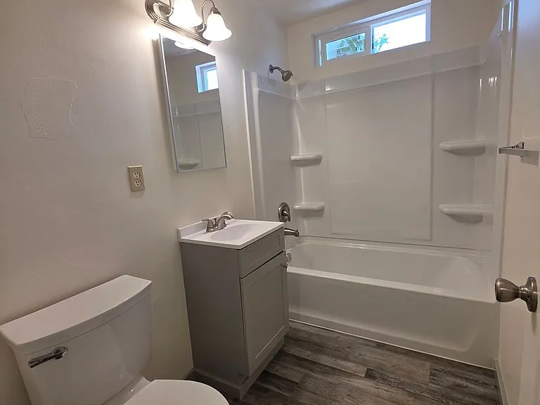 2785 Oak St — Photo 13