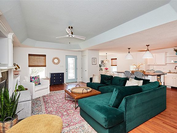2nd image of 1713 McKay Dr
