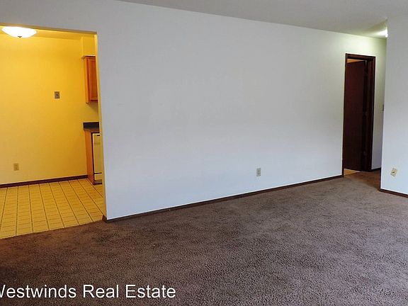 5th image of 808 Oakcrest St APT 10