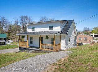 601 4th St NE, Pulaski, VA 24301