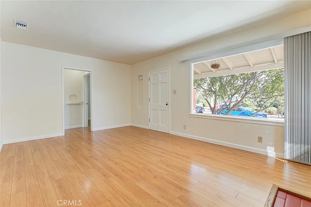 2 bed, 850 sqft, $3,200 — Photo 4