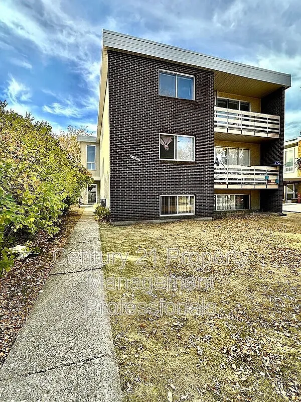 302 105th St NW #11832 photo 1