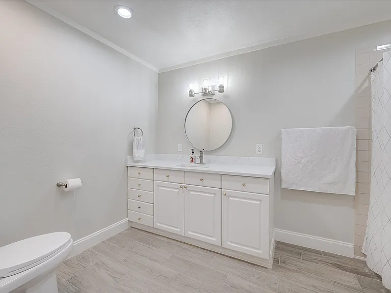 304 Oak Dr — Photo 24
