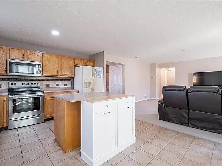 3024 Rolling Hill Dr — Photo 7