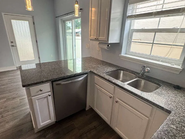 3701 W Carmen St #6 — Photo 11