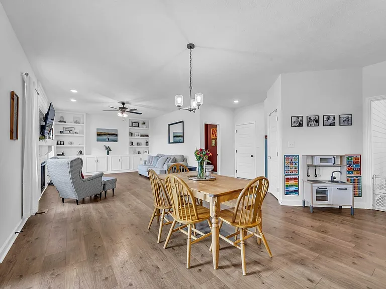 2023 Ireland Way — Photo 13