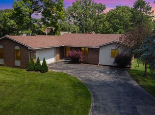626 Brookwood Ln E, Rochester Hills, MI 48309