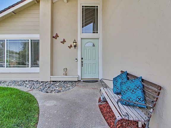 3rd image of 5242 Rooster Dr
