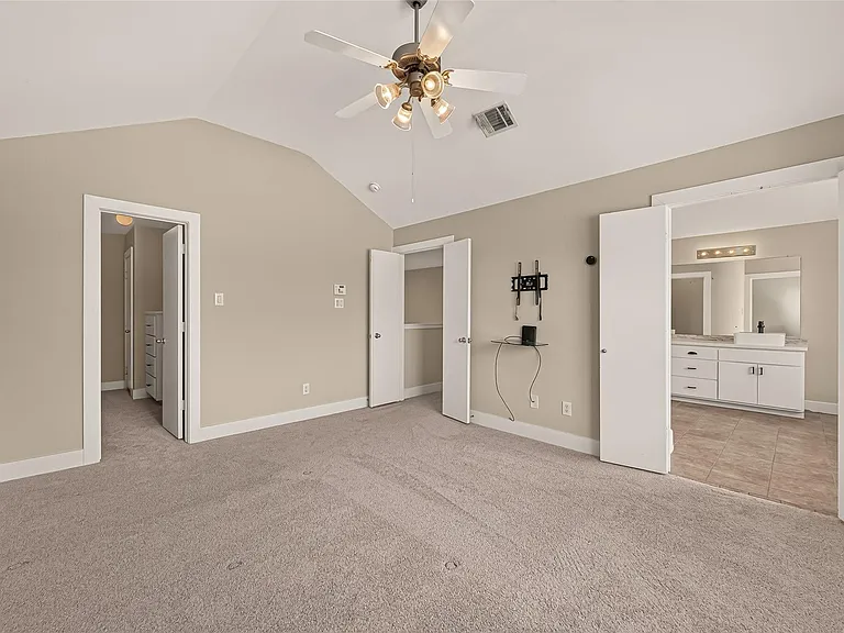 733 W 22nd St #D — Photo 27