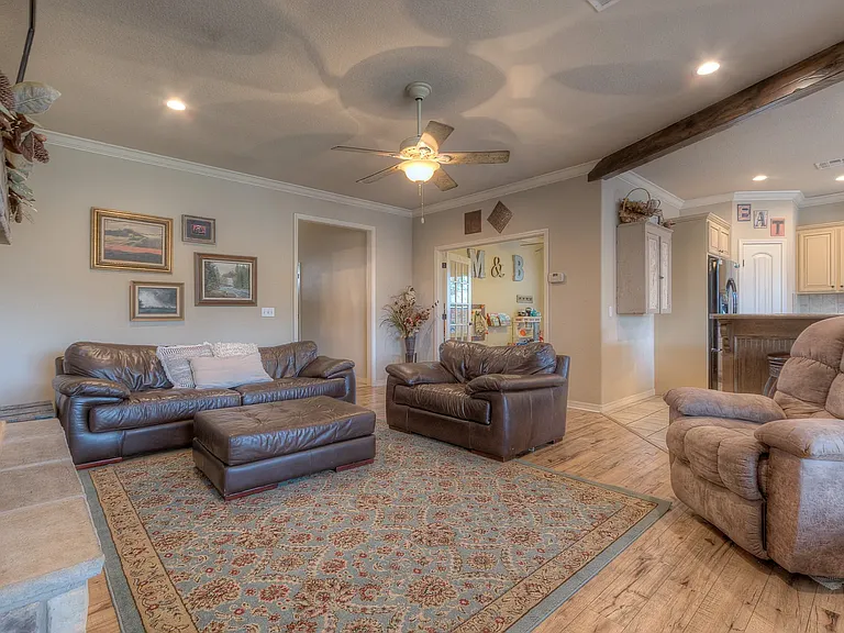 3901 Bahama Ave — Photo 32
