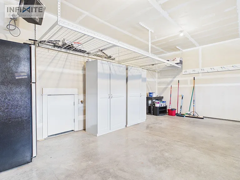 3083 Lori Ln — Photo 18
