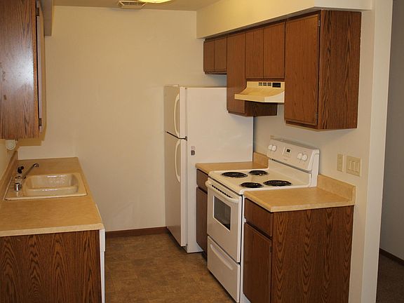 3rd image of 805 N Court St