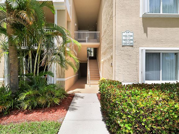 4th image of 236 VILLAGE Boulevard #1106