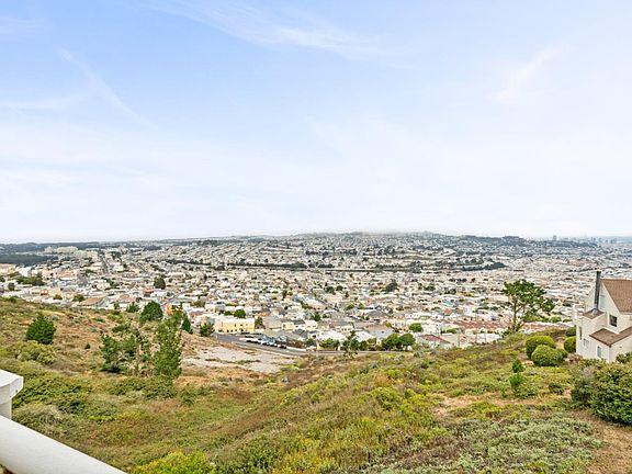 5th image of 710 Pointe Pacific APT 3