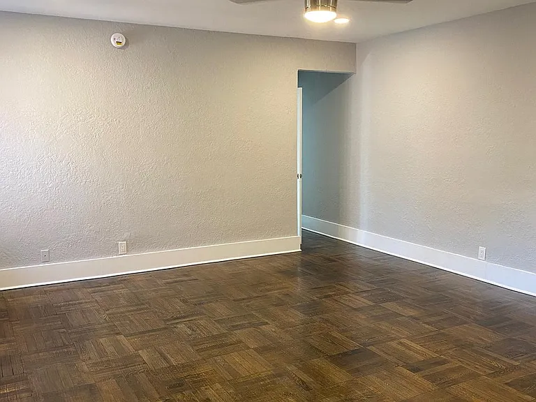 45 E Cliveden St #49-306 — Photo 9