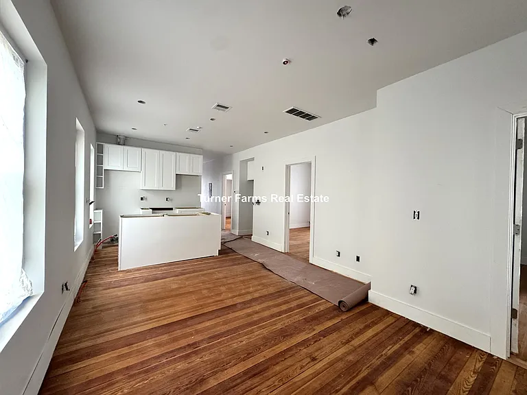 82 Marion St #1 — Photo 4