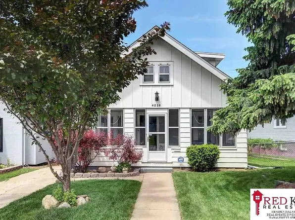 4228 Mayberry St, Omaha, NE 68105
