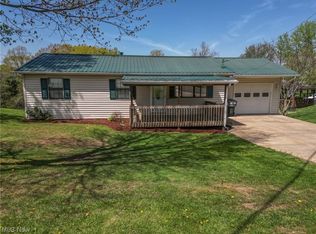 11 Jennings Hill Rd, Marietta, OH 45750