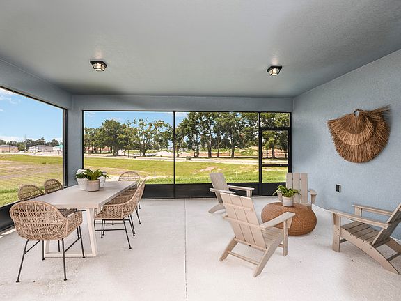 Spacious Covered Lanai