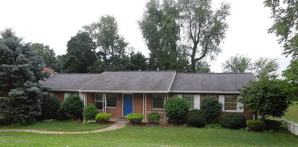 1040 Skyview Dr photo 1