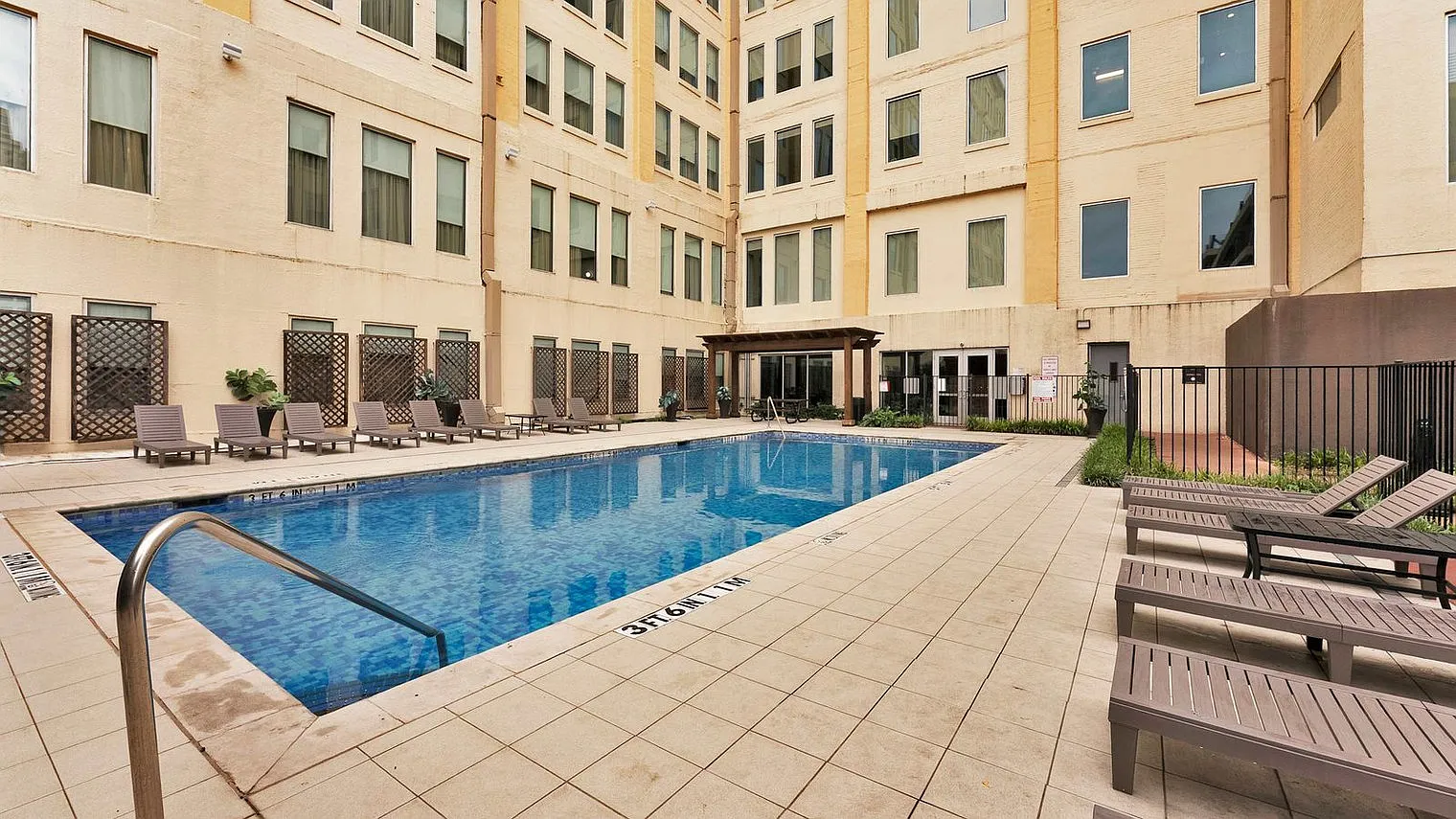 2 bed, 1.0 bath, $2,613 — Photo 4