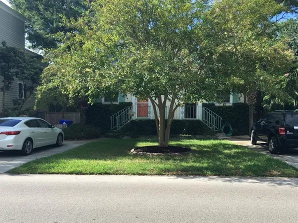 208 Wentworth St, Charleston, SC 29401