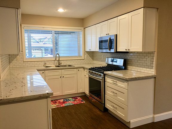 3rd image of 1628 Salmon Dr