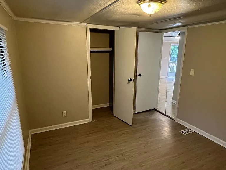 15420 Sharpe Rd — Photo 17